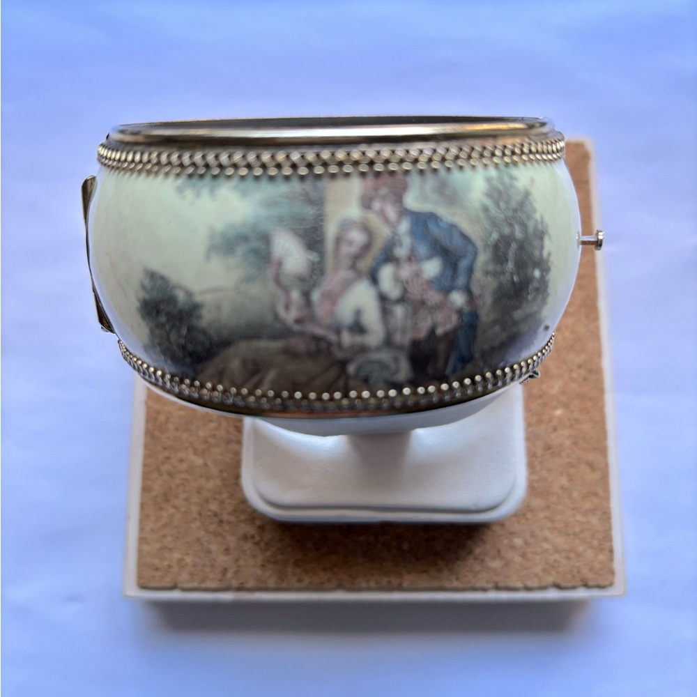 🟥Whiting & Davis Vintage Bangle Bracelet, Victorian Theme - Picture 4 of 10